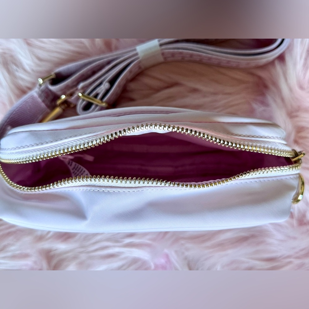 NWT Lululemon Everywhere Crossbody Bag 2L Monogram Metallic Blissful Pink/Gold - Picture 12 of 13